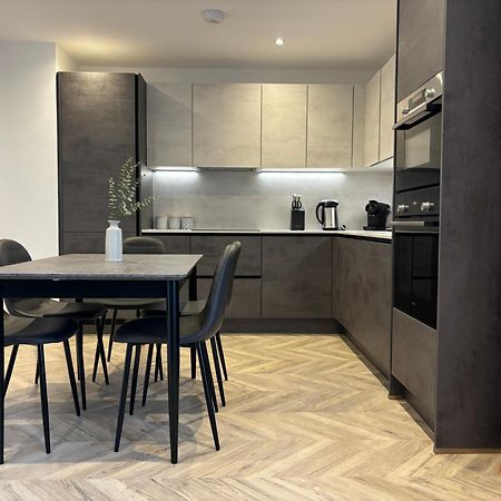 Manchester Apt, Free Parking, Business, Couples & Families Eksteriør bilde