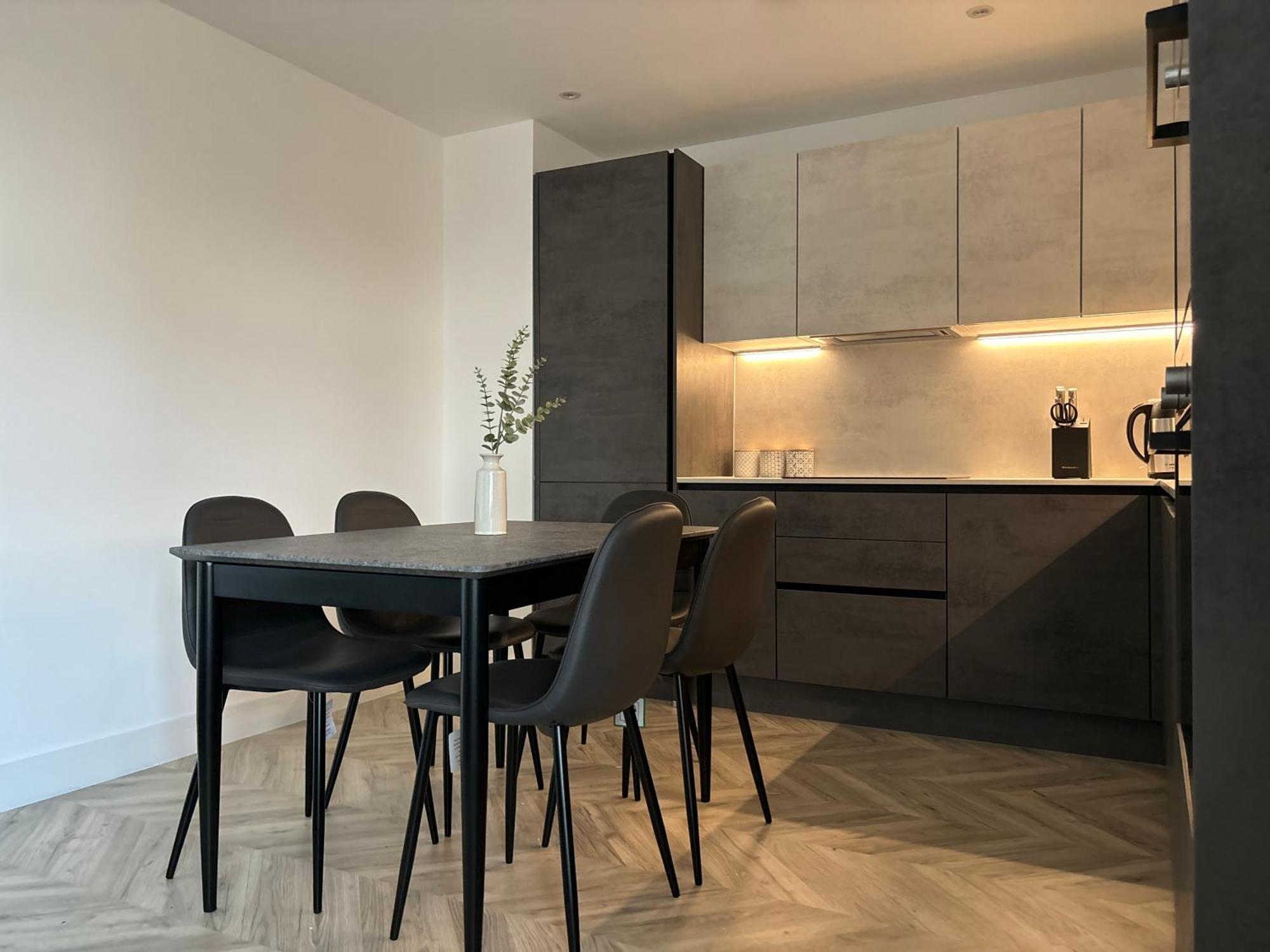 Manchester Apt, Free Parking, Business, Couples & Families Eksteriør bilde
