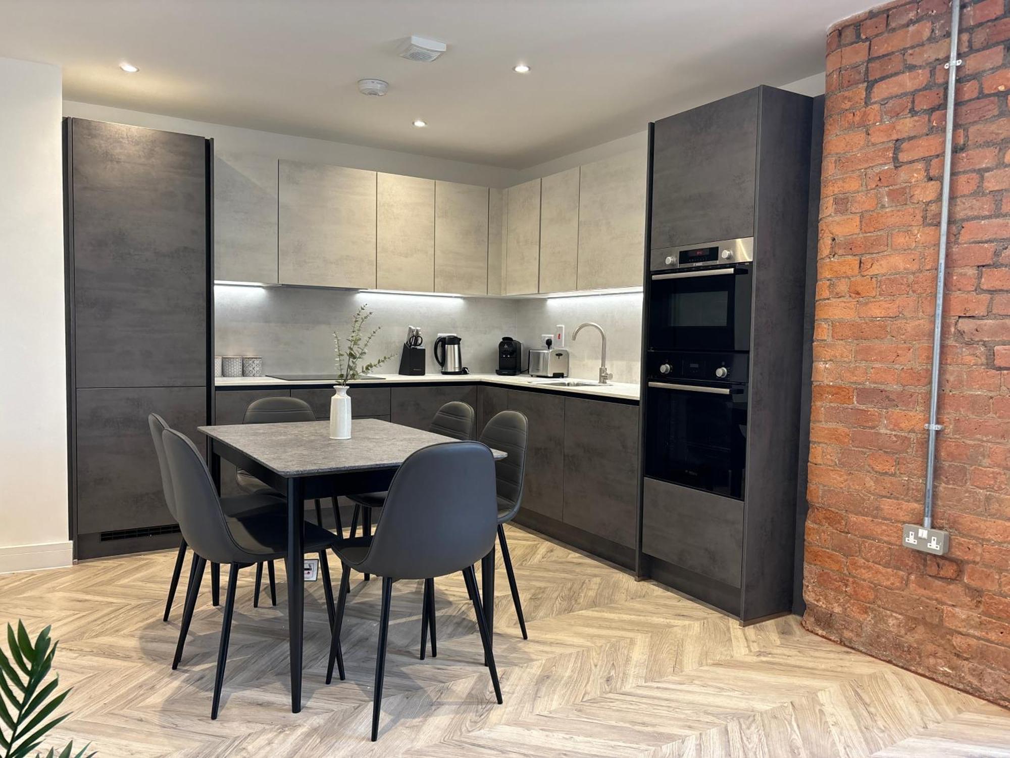 Manchester Apt, Free Parking, Business, Couples & Families Eksteriør bilde