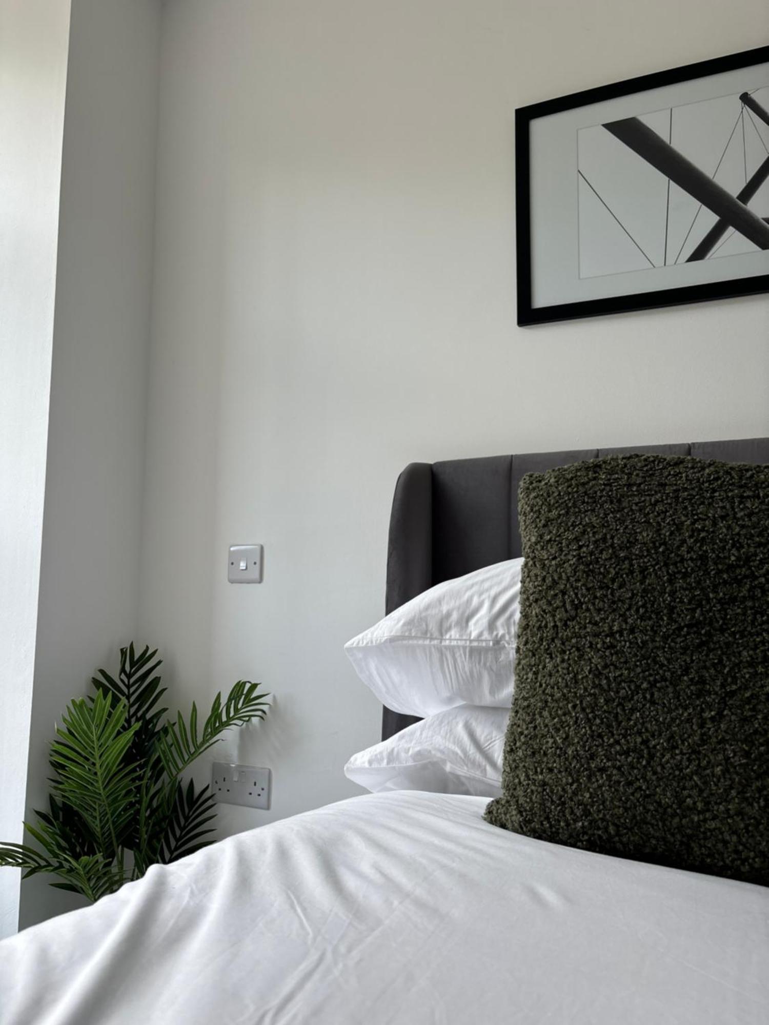 Manchester Apt, Free Parking, Business, Couples & Families Eksteriør bilde