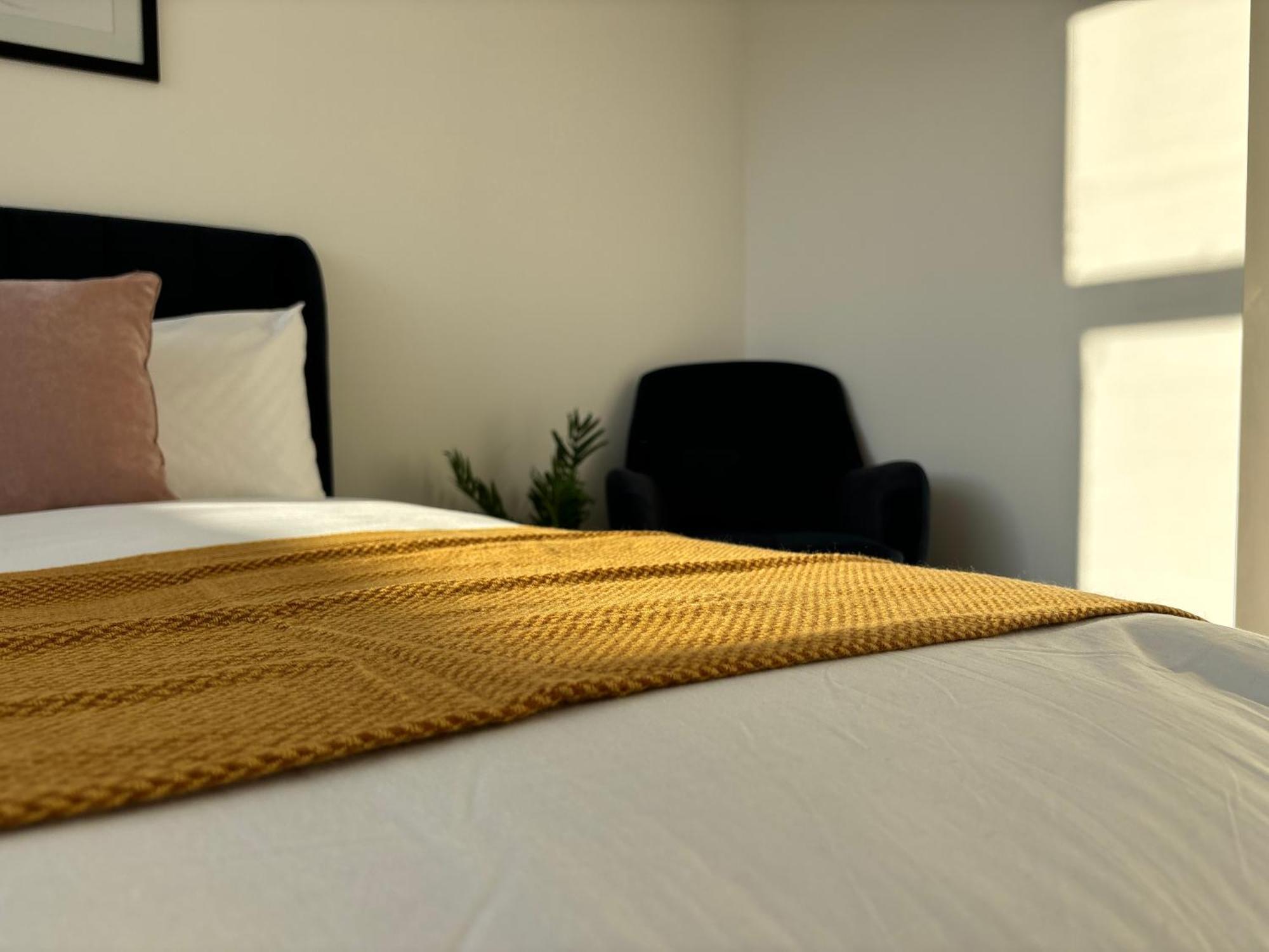 Manchester Apt, Free Parking, Business, Couples & Families Eksteriør bilde