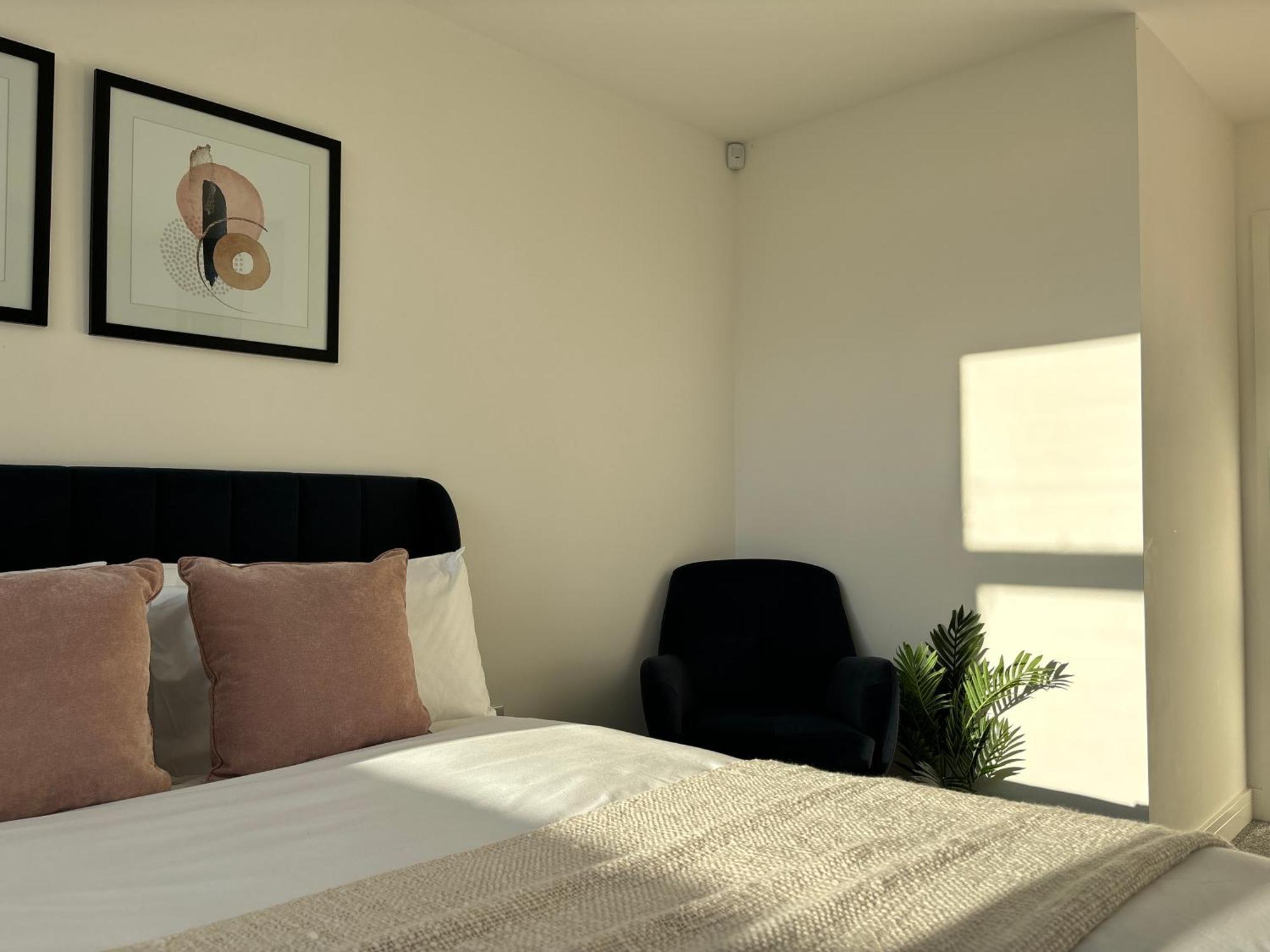 Manchester Apt, Free Parking, Business, Couples & Families Eksteriør bilde