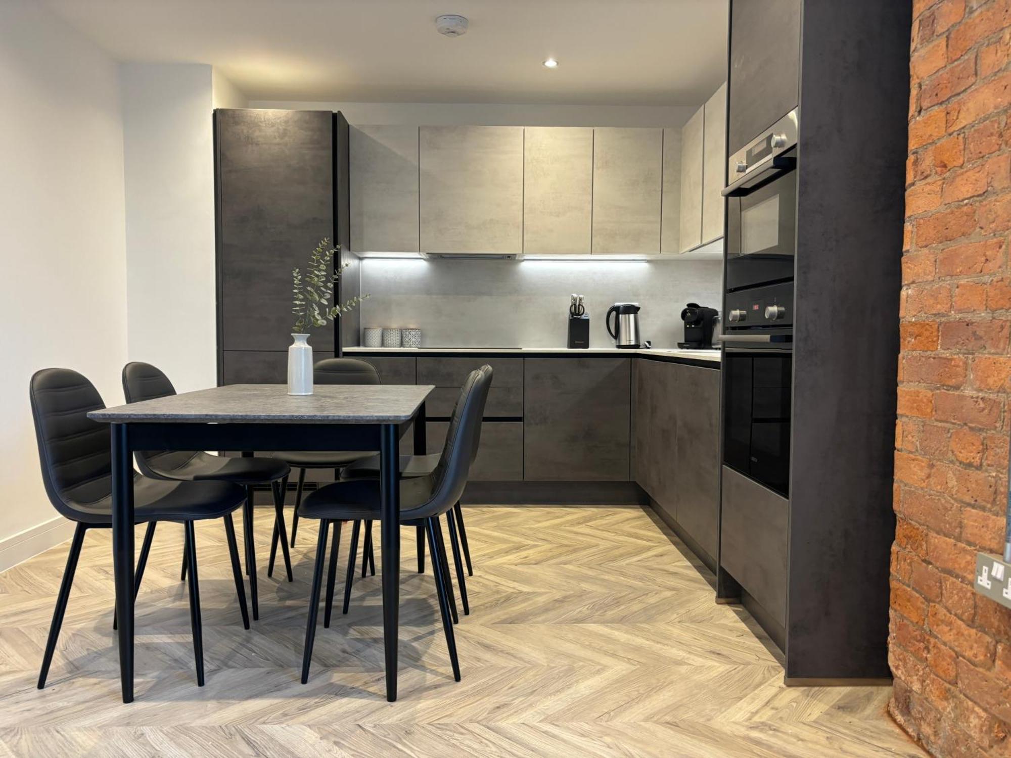 Manchester Apt, Free Parking, Business, Couples & Families Eksteriør bilde