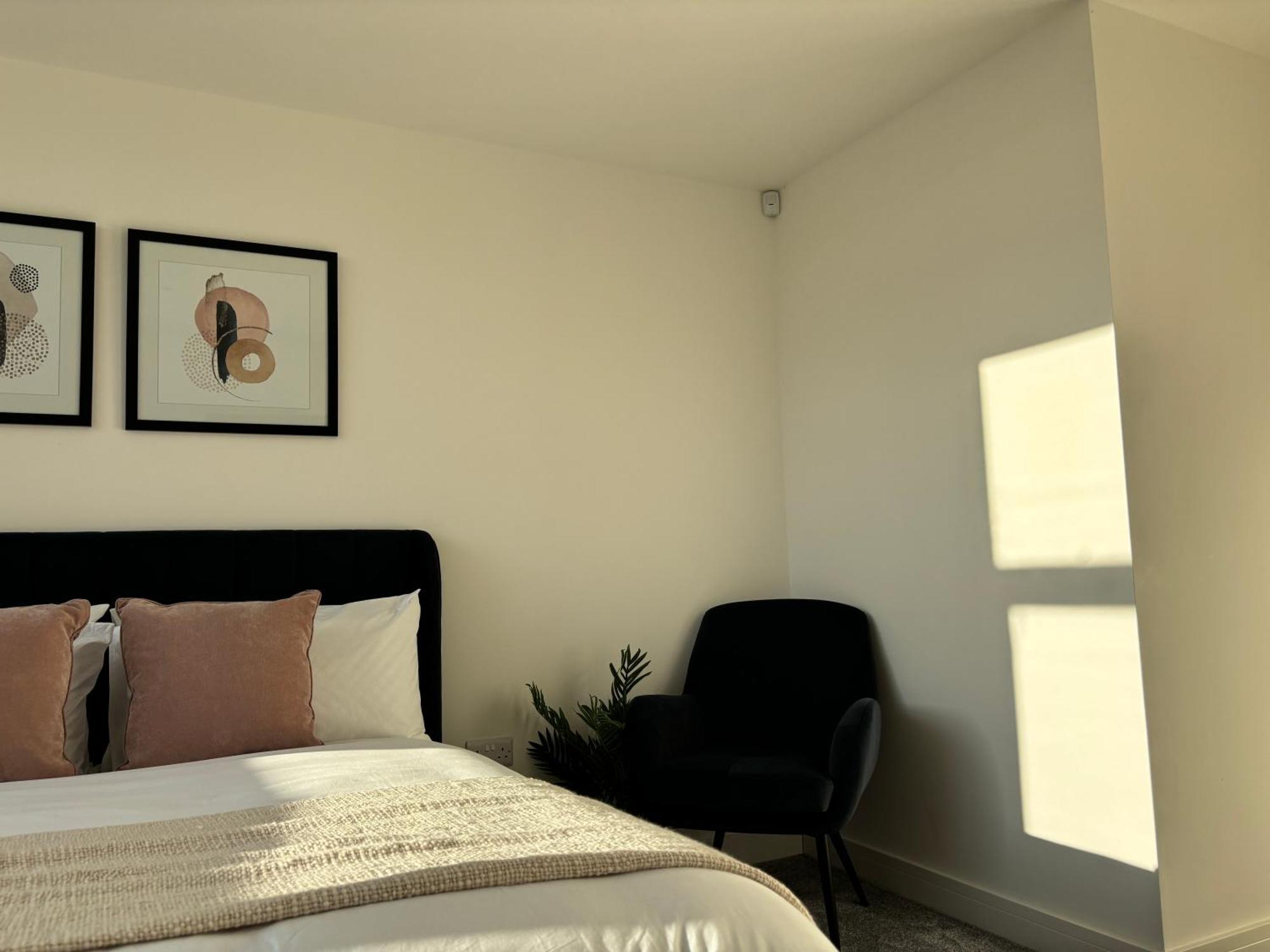 Manchester Apt, Free Parking, Business, Couples & Families Eksteriør bilde