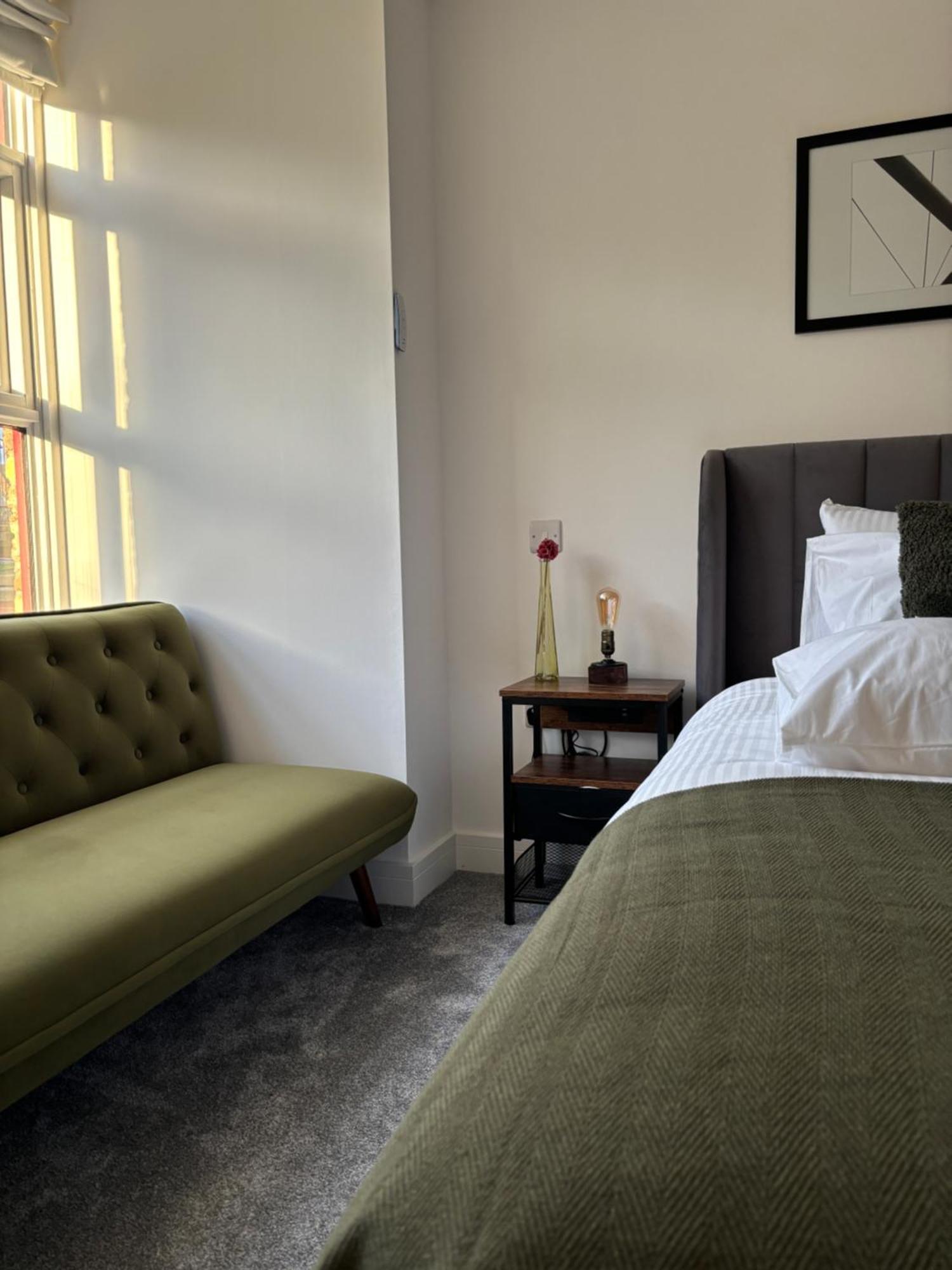Manchester Apt, Free Parking, Business, Couples & Families Eksteriør bilde